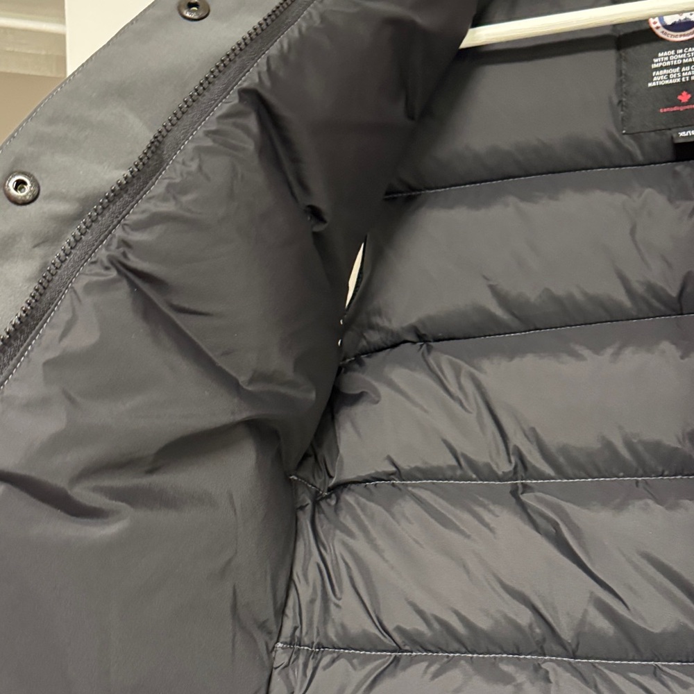 Canada Goose grey Puffer Vest - Picture 3 of 15